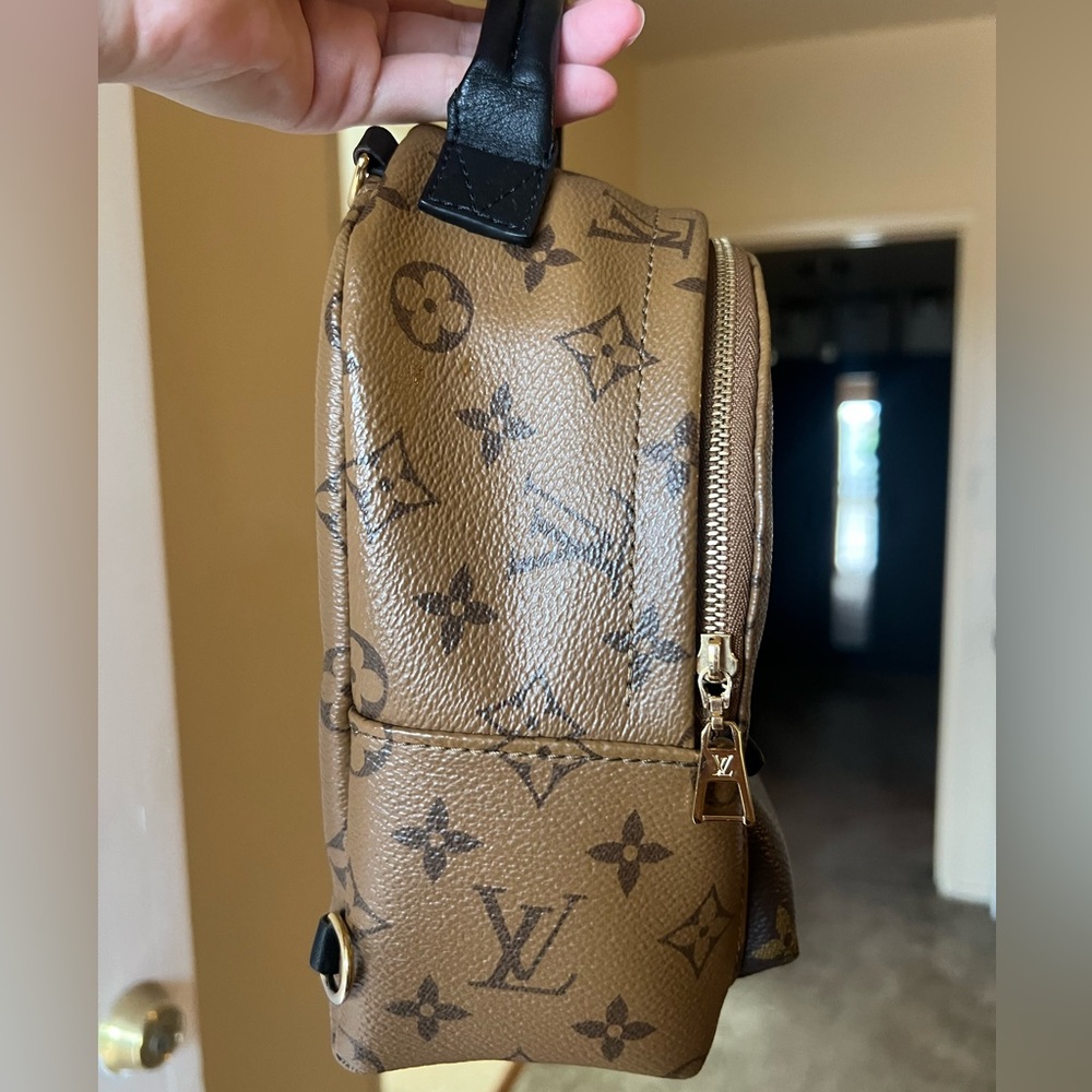 Louis Vuitton Palm Springs MINI backpack Reverse Monogram UPDATED ZIPPER DESIGN - Picture 4 of 8